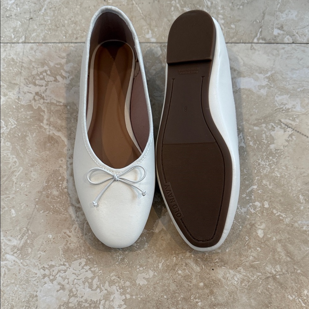 Old Navy Women's Cream Ballet Flats with Bow
